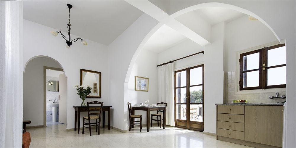 Фото Makris Beach Hotel