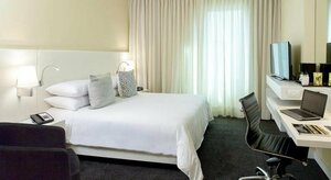 Movich Buró 26 (Bogotá, Calle 26 Avenue, 102-20/102), hotel