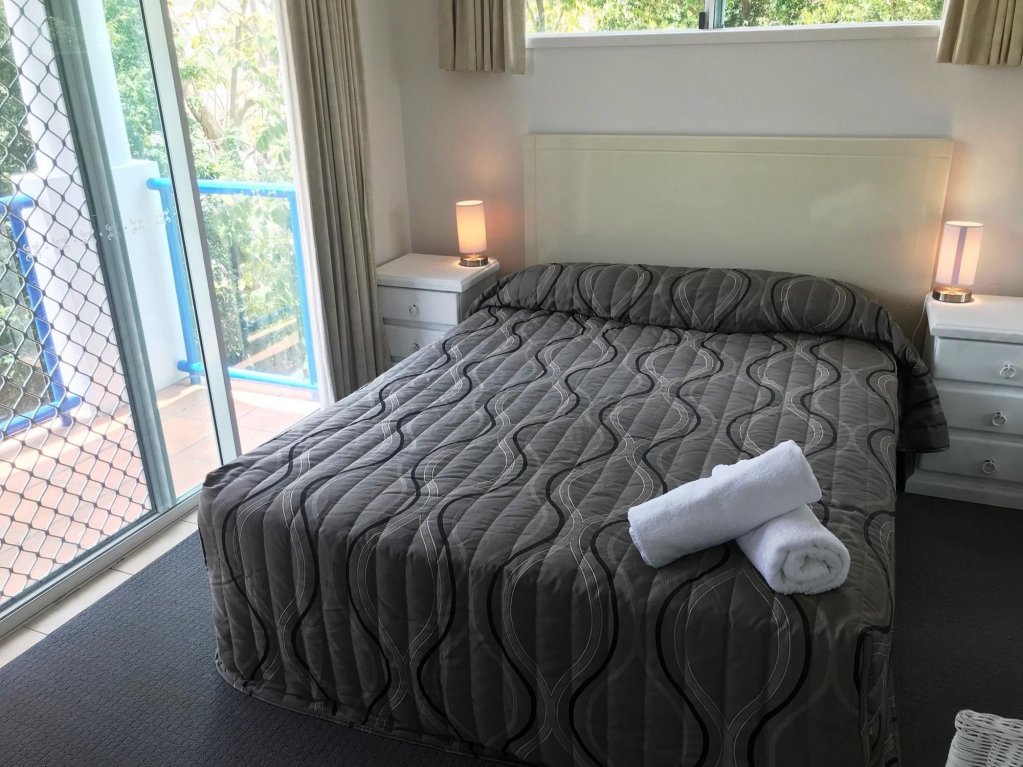 Фото Surfers Beach Resort 2