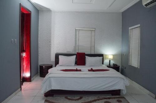 Фото The Crib Lifestyle Hotel