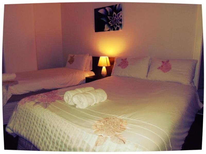 Фото Hotel Waterloo & Backpackers