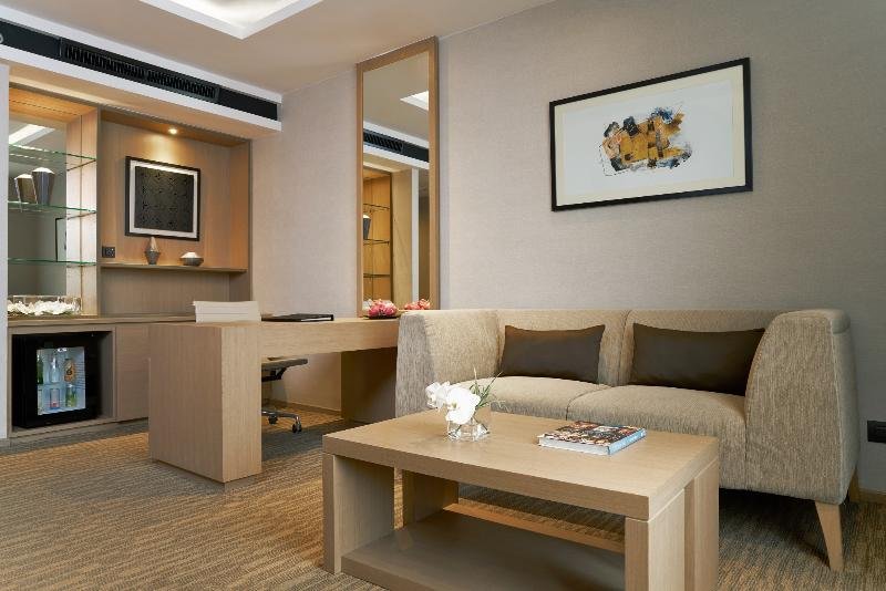 Фото Avani Ratchada Bangkok Hotel