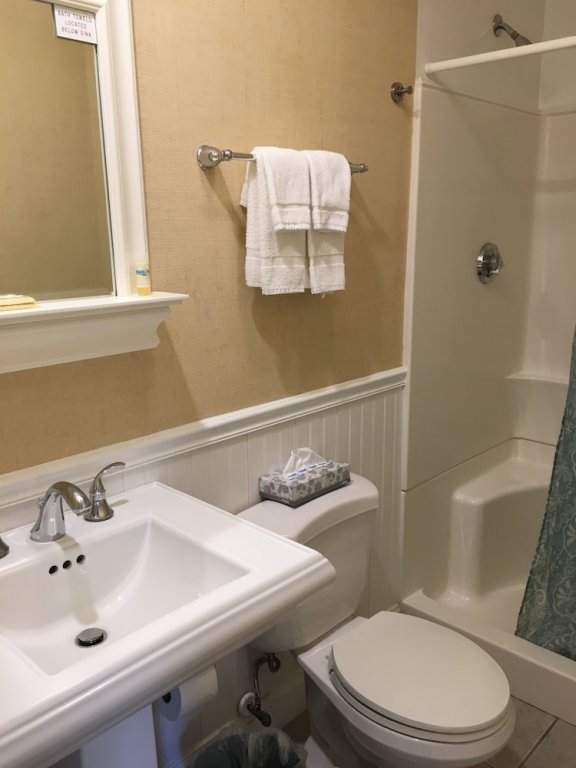 Фото Falmouth Heights Motor Lodge