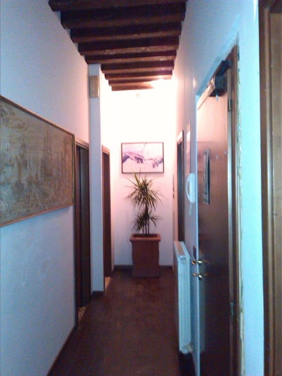 Фото Backpackers House Venice - Hostel