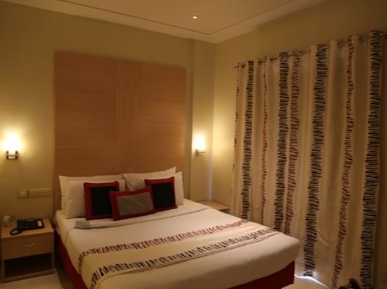 Фото Avalon Courtyard