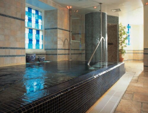 Гостиница Dalhousie Castle Hotel & Aqueous SPA в Эдинбурге