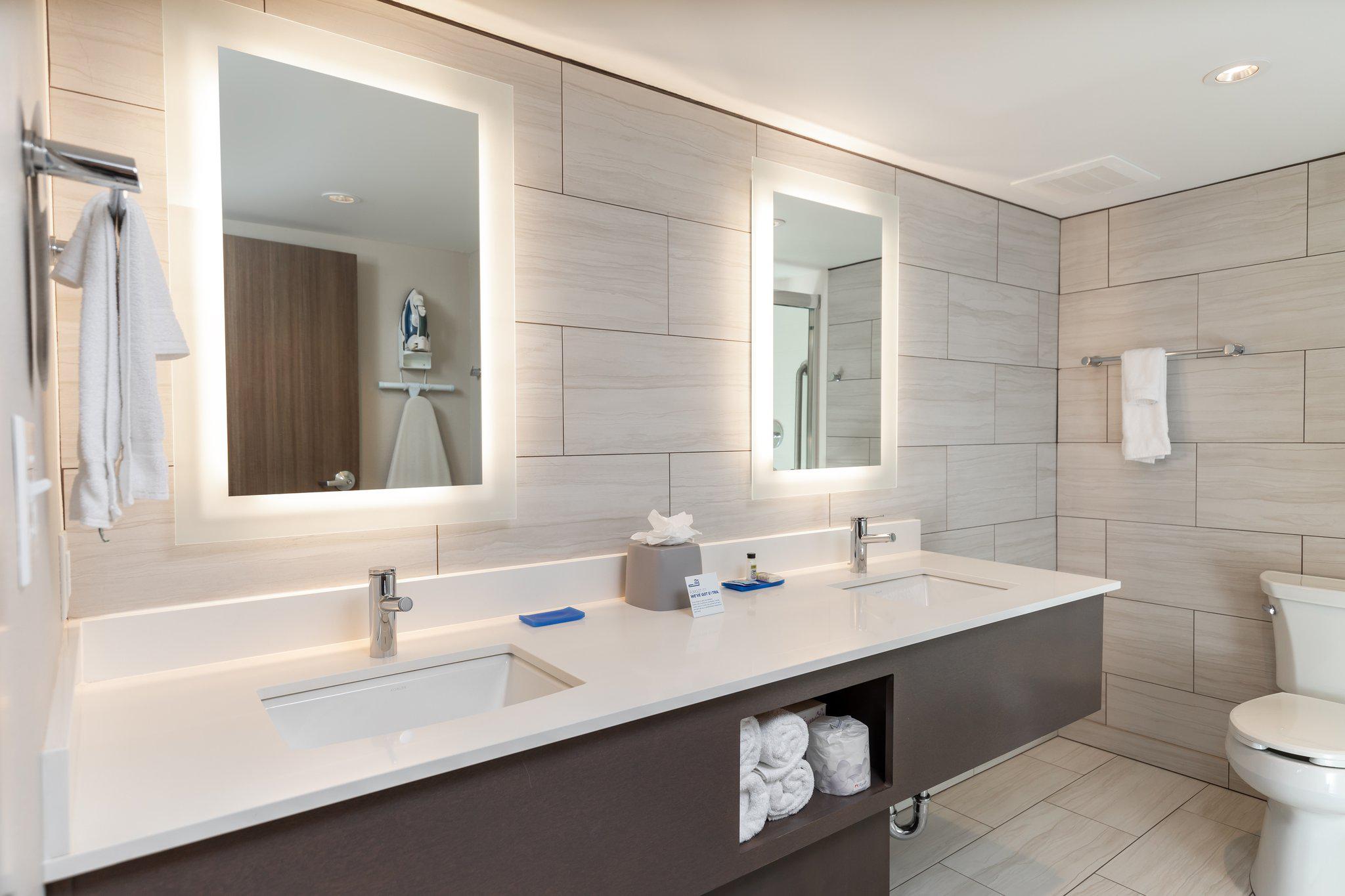 Фото Holiday Inn Express Pensacola Beach, an Ihg Hotel