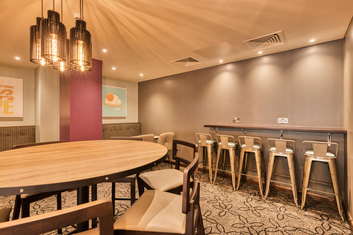 Фото Premier Inn Oxford Botley