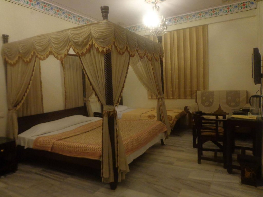 Фото Laxmi Palace Heritage Boutique Hotel