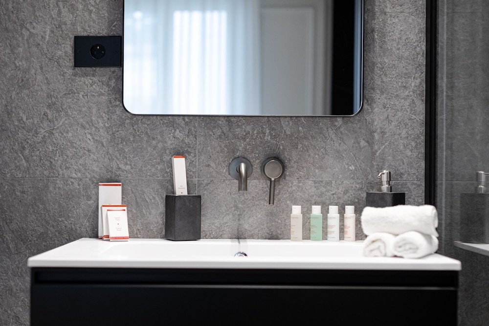 Фото HighStay - Champs Elysées - Serviced Apartments