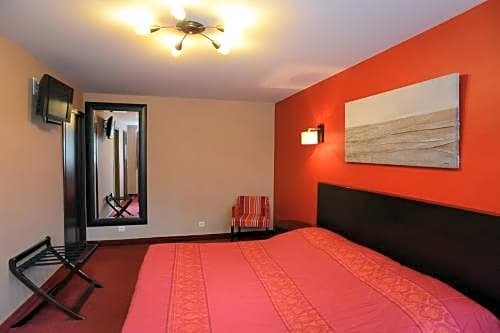 Фото Logis Hôtel de la Croix d'Or