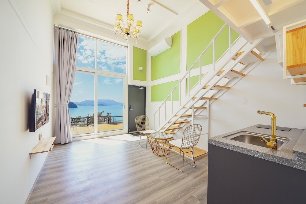 Фото Yeosu Nangman Pension