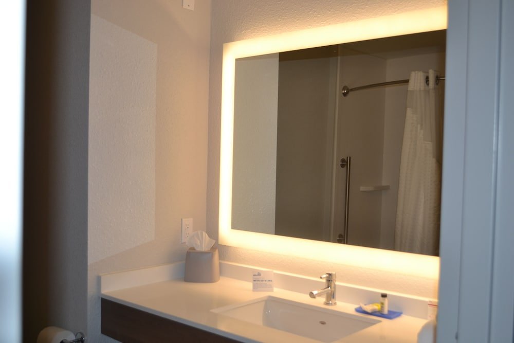 Фото Holiday Inn Express Tallahassee University Central, an Ihg Hotel