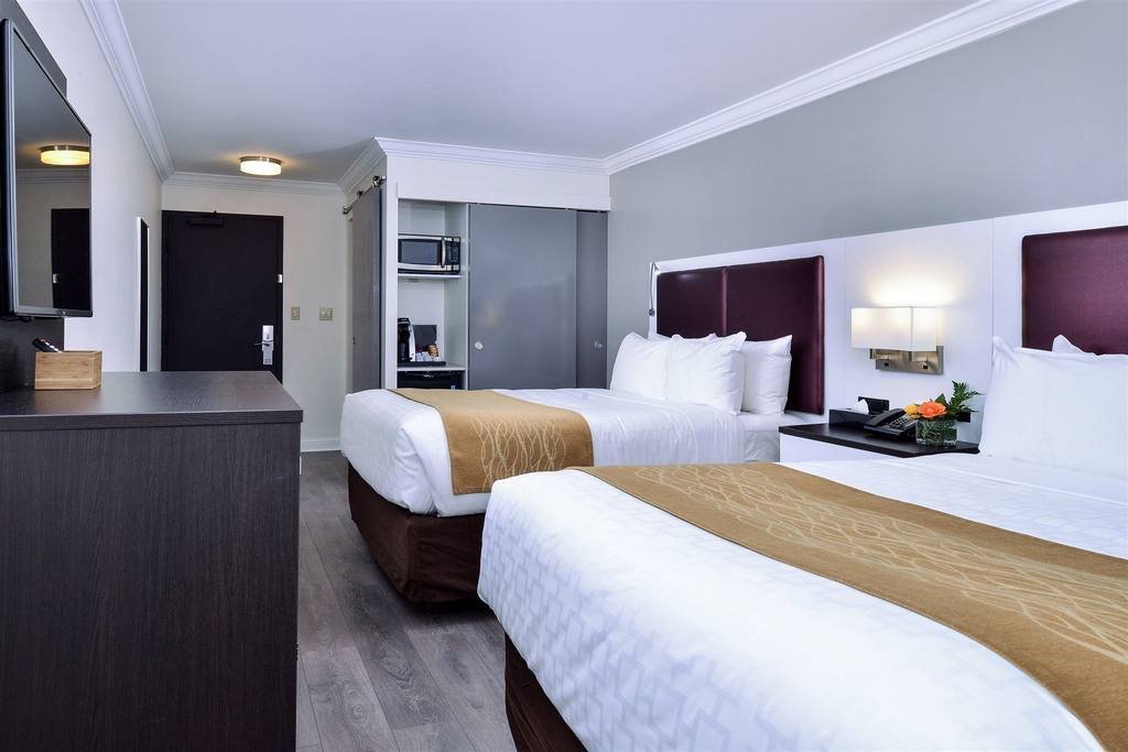 Фото The Saint James Hotel, An Ascend Hotel Collection Member