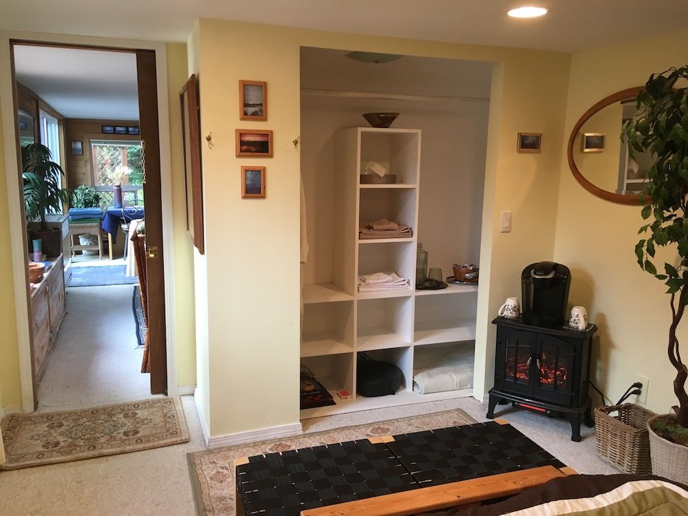 Фото Cottage Lake Bed and Breakfast