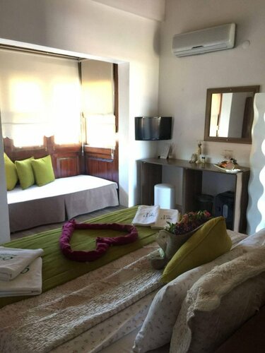 Гостиница Zevkliler Alacati Boutique Hotel & Fine Dining в Чешме