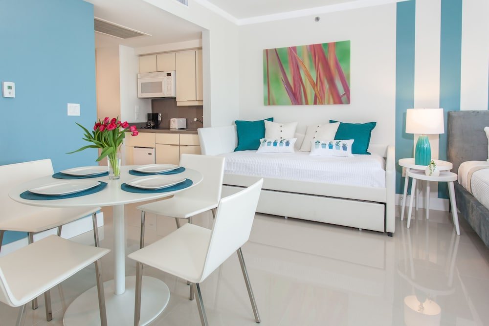 Фото Miami Vacation Rentals - Coconut Grove