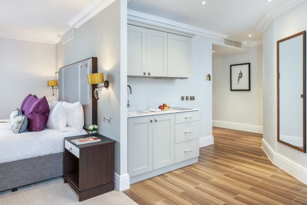 Фото St. James' Court, A Taj Hotel, London