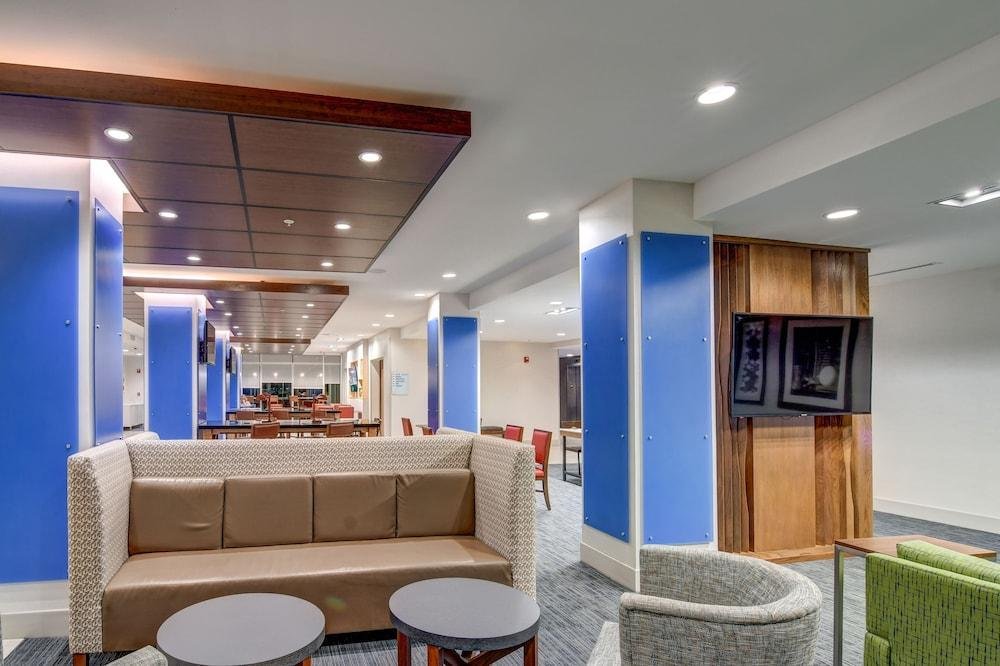 Фото Holiday Inn Express Fort Walton Beach Central, an Ihg Hotel