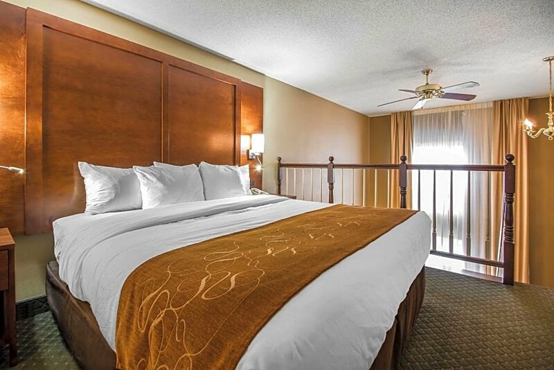 Гостиница Comfort Suites Madison West в Мэдисоне