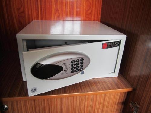 Фото Madam Moon Hotel