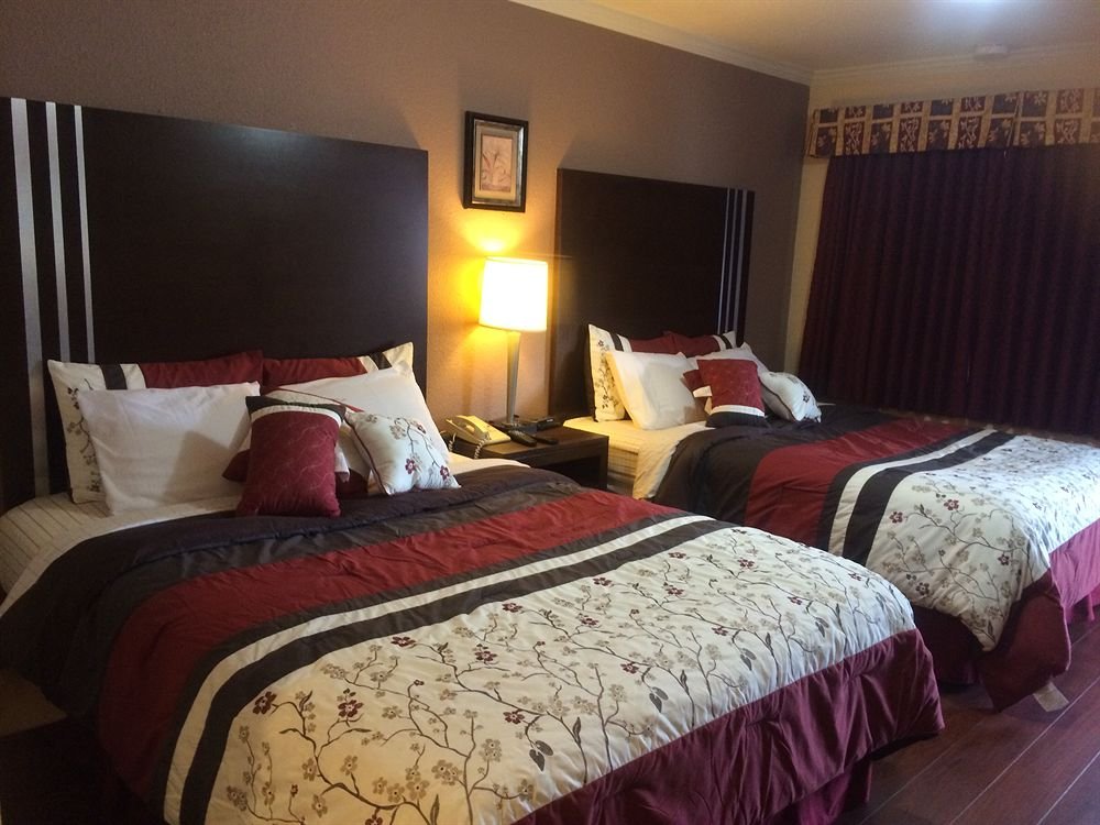 Фото Muir Lodge Motel