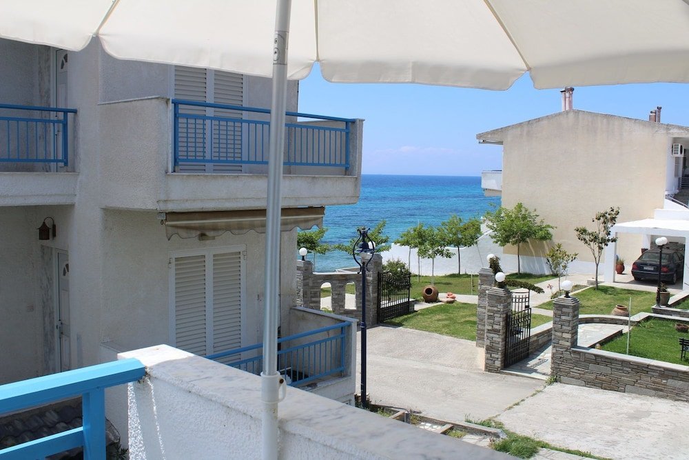 Фото Nano's Vacation In Nea Skioni