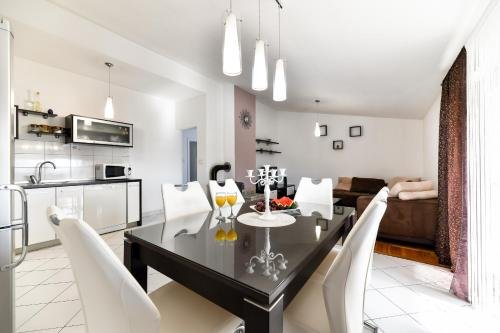 Фото Villa Medun- Private Pool, BBQ, Parking, Airconditioning