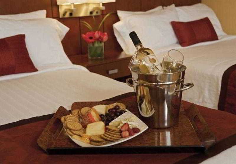 Фото Courtyard by Marriott Downtown Grand Rapids