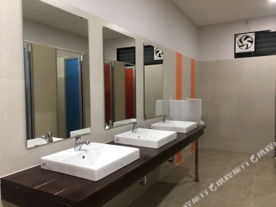 Фото Thyme Xeriscape Hostel