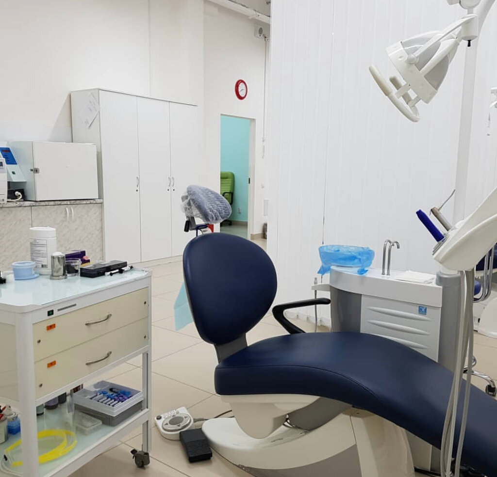 Özel ağız ve diş sağlığı klinikleri ve muayenehaneleri Jemchugina, Zarechny, foto