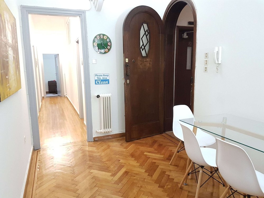 Фото Erra - Taupe - Athens Center, 140m², 4 Bd, 2 Bath