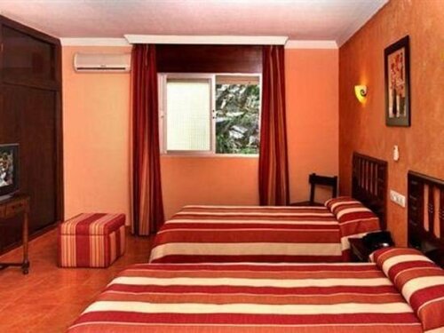 Гостиница Arrayanes Playa в Альмуньекаре