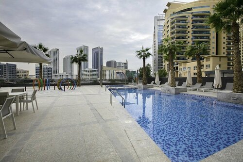 Жильё посуточно Driven Holiday Homes Sparkle Towers в Дубае