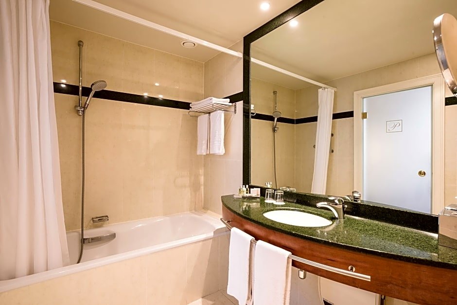 Фото Hotel Dukes' Arches