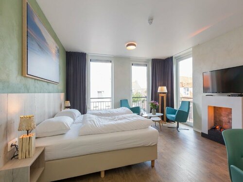 Гостиница Luxury, 3-person Apartment Within Walking Distance of the Beach in Zoutelande