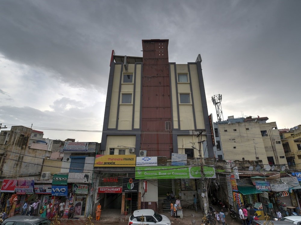 Фото Oyo 16970 Hotel Mahal