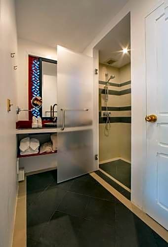 Фото The Belle Rive Boutique Hotel