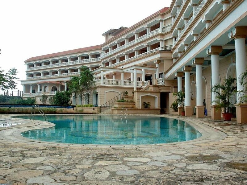 Гостиница Lagoona Resort в Лонавала