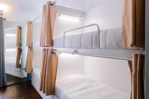 Фото Lisbon South Hostel