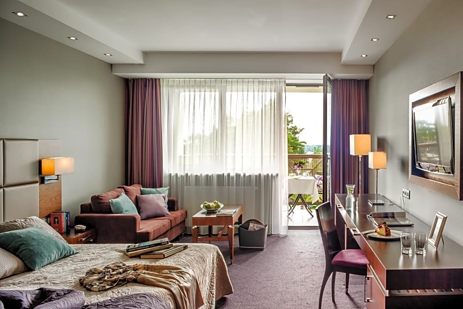 Фото Hotel Warszawianka