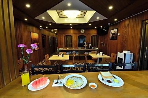 Фото Backpacker Hostel - Adults Only