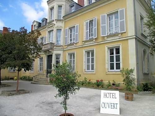 Гостиница Hôtel Le Saint Martin в Ла-Флеше