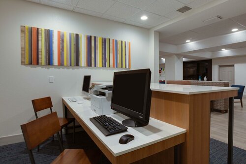 Гостиница Holiday Inn Express & Suites Orlando International Airport в Орландо