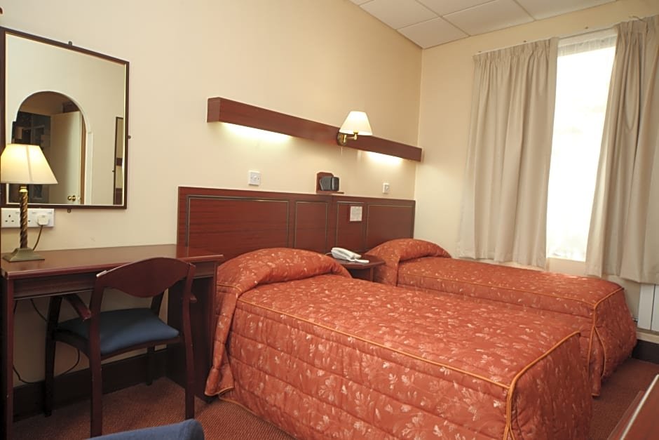 Фото Bristol Hotel