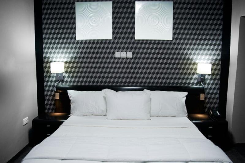 Фото Newland Luxury Apartments