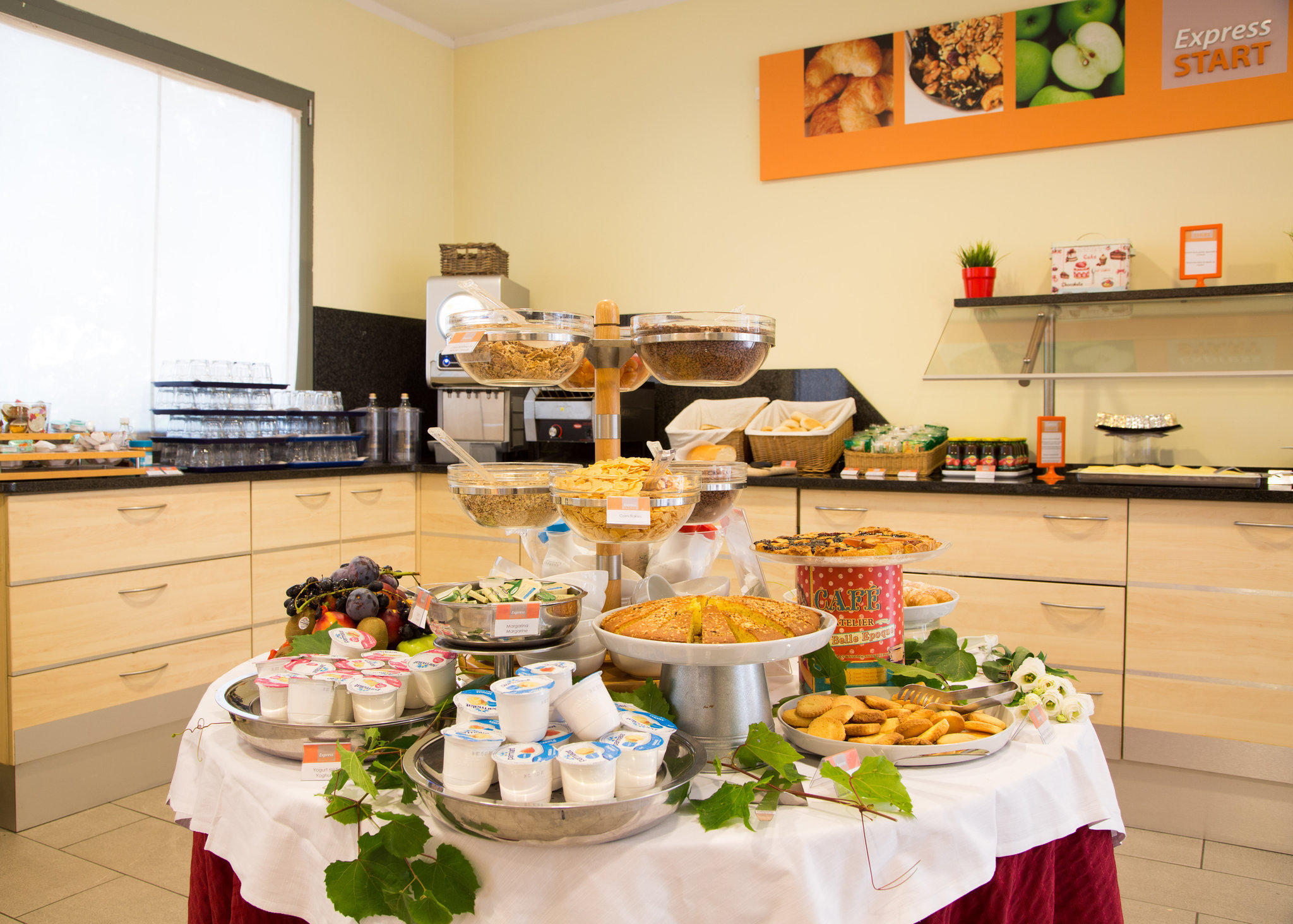 Фото Holiday Inn Express Parma