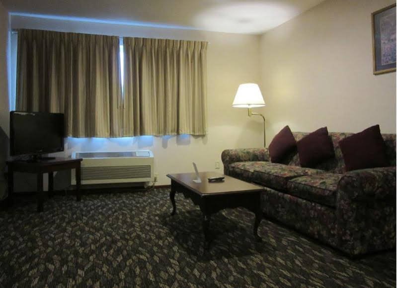 Фото Days Inn by Wyndham Seatac Airport