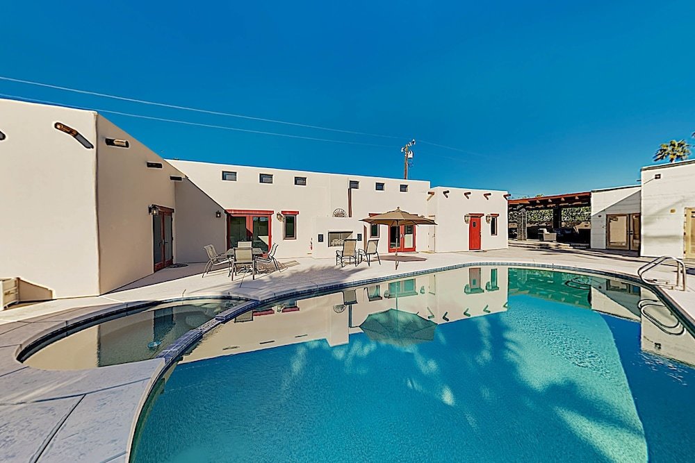 Фото Palm Springs House w Private Pool by RedAwning