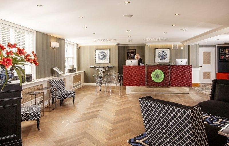 Фото Carlton Ambassador Hotel